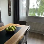 Aka - Spacious Townhouse End By The Лахти