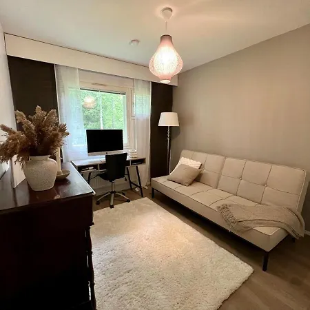 Διαμέρισμα Aka - Spacious Townhouse End By The